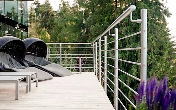 Projekty balkonów z balustradami - nowoczesne i klasyczne wzory 6