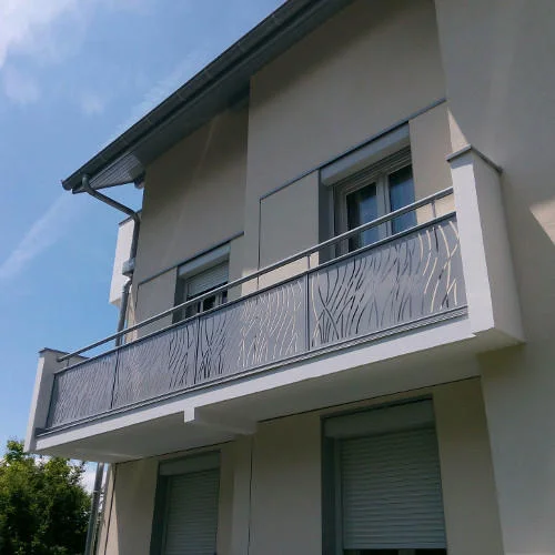 Projekty balkonów z balustradami - nowoczesne i klasyczne wzory 14