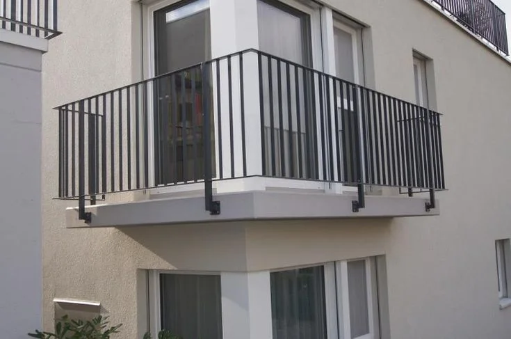 Projekty balkonów z balustradami - nowoczesne i klasyczne wzory 2