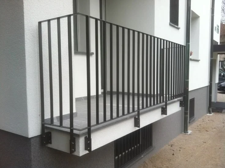 Projekty balkonów z balustradami - nowoczesne i klasyczne wzory 4